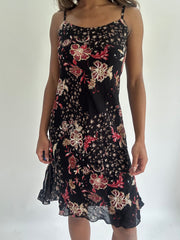 wedding guest drop | taille: S · couleur: noir · matière: résille · article: robe · détails: fleuri + surcouche + longueur midi