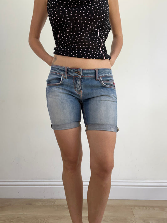 summer edit | small blue light wash denim shorts