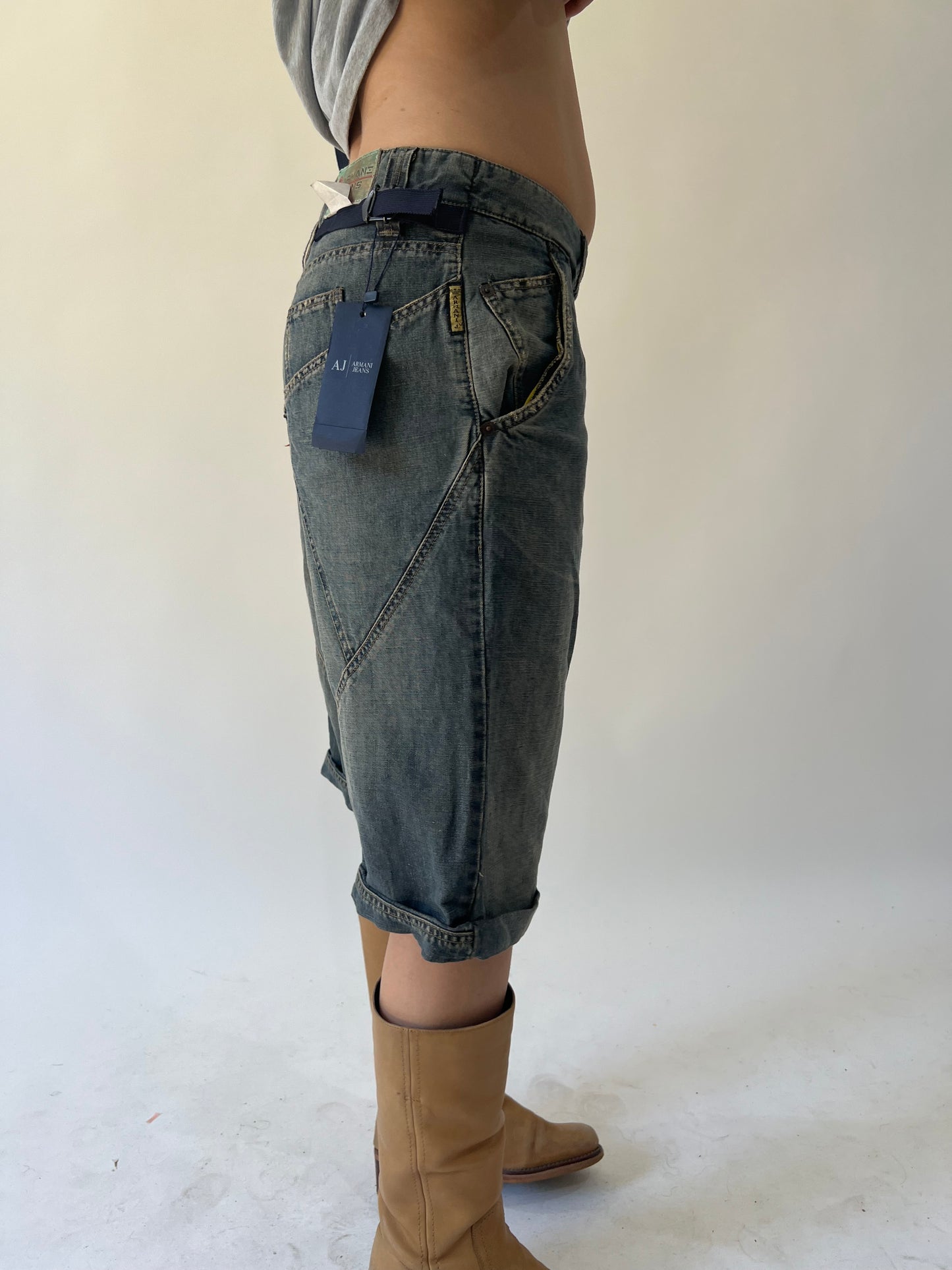 back to school drop | small denim levi shorts