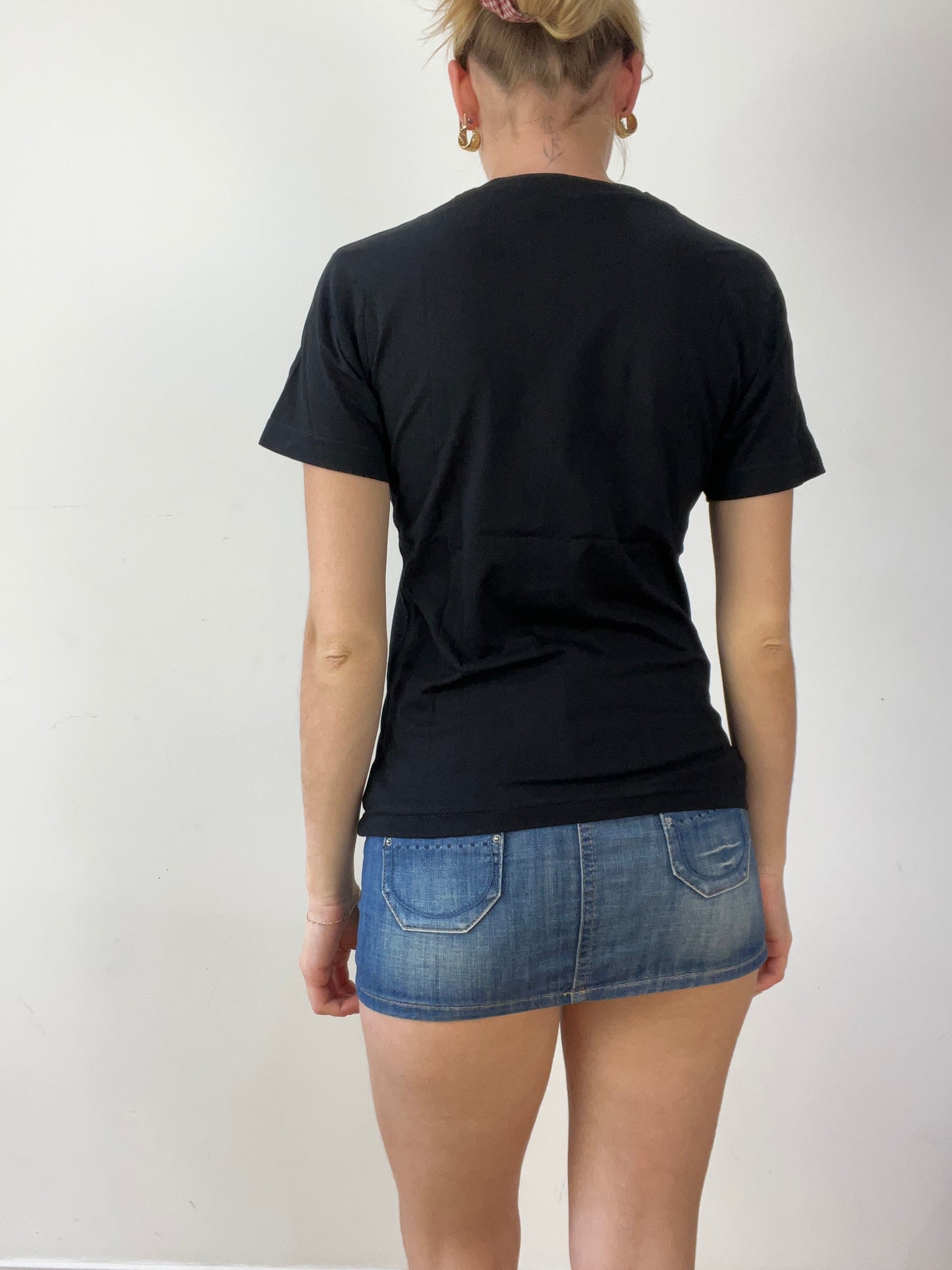 💻‼️ black t shirt with i <3 venezuela spell out