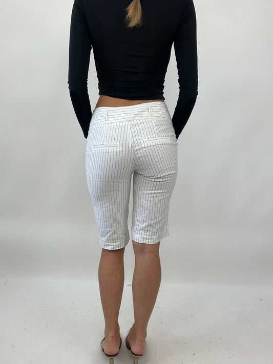 PALM BEACH DROP | Größe: S · Farbe: Weiß · Artikel: Shorts · Details: Nadelstreifen + Longline
