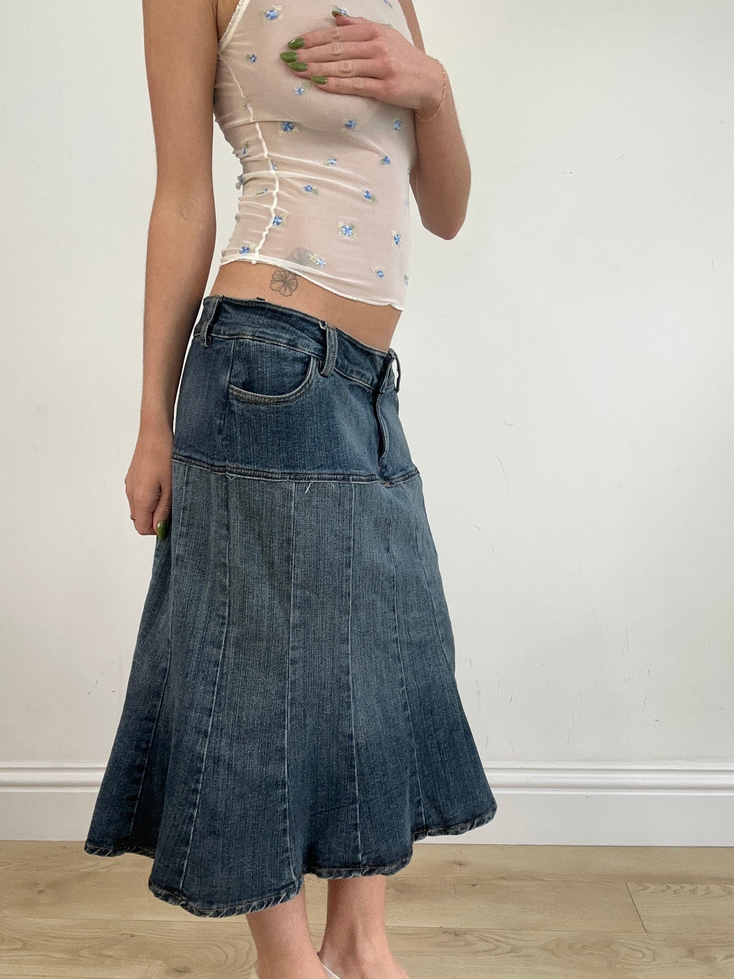 vintage edit nineteen | large mid wash midi denim skirt
