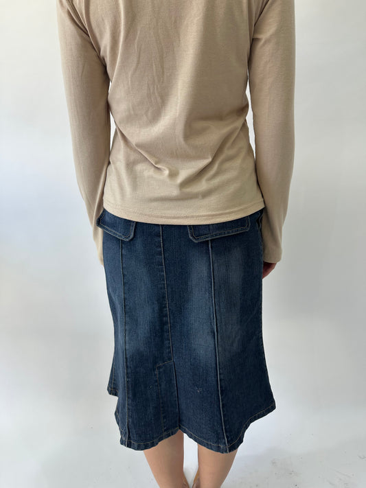 western edit | talla: S · color: azul · material: denim · prenda: falda · detalles: largo midi