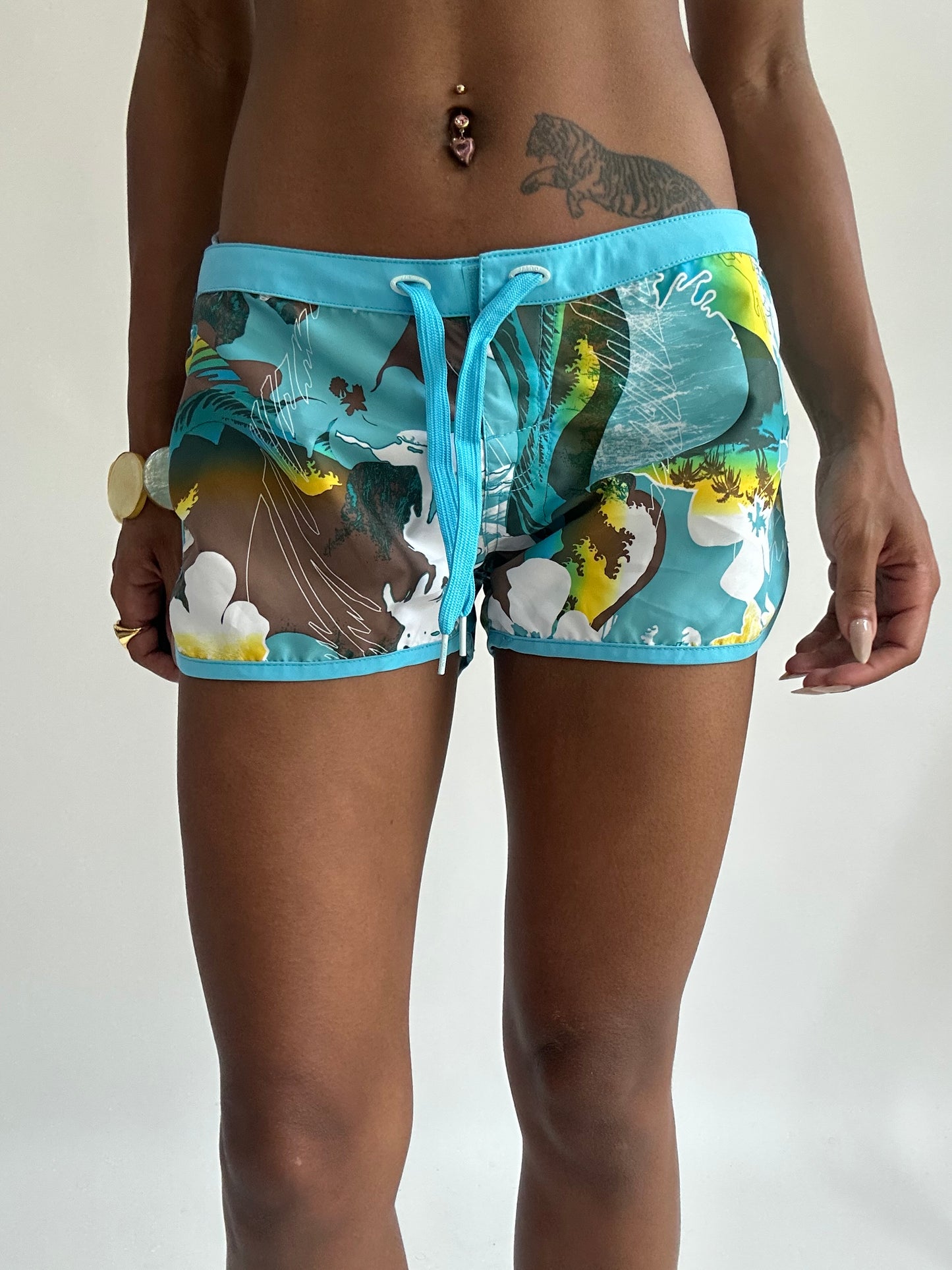 summermaxxing drop | small/medium o’neill blue floral mini shorts