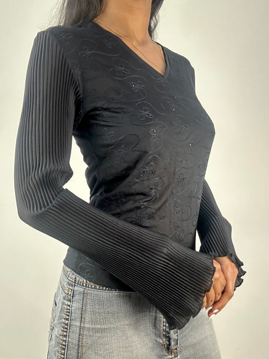 vintage edit eighteen | medium black embroidered long sleeve top