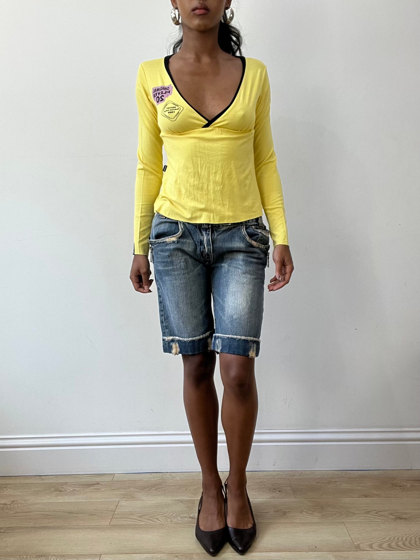 BEST PICKS | small blue denim distressed shorts with zip detail