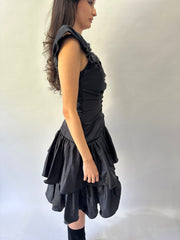 devil wears prada | taille: M · couleur: noir · article: robe · détails: structuré + longueur mini