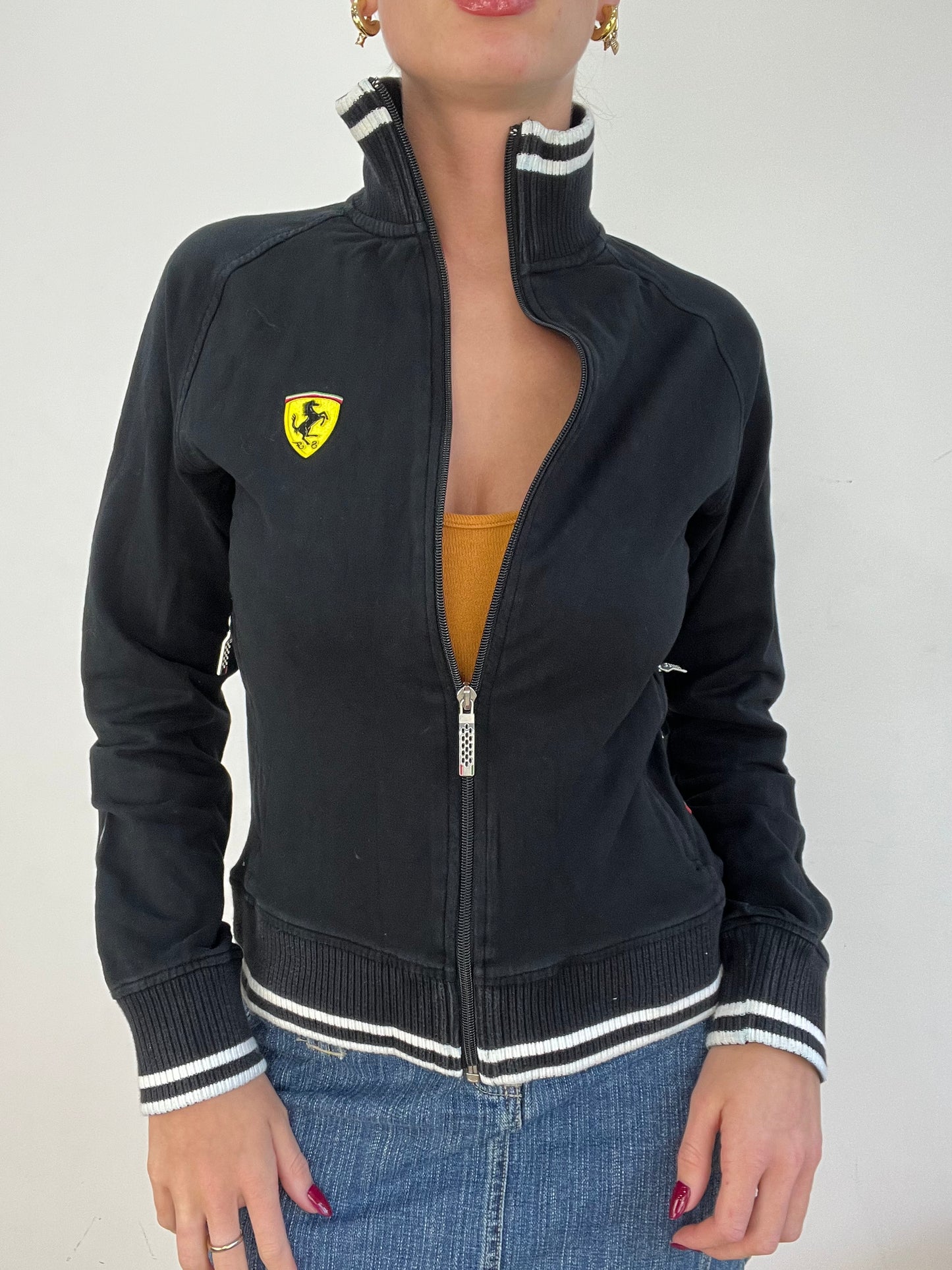 vintage edit fourteen | medium black ferrari zip up jumper