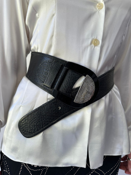 devil wears prada | black and silver statement buckle belt