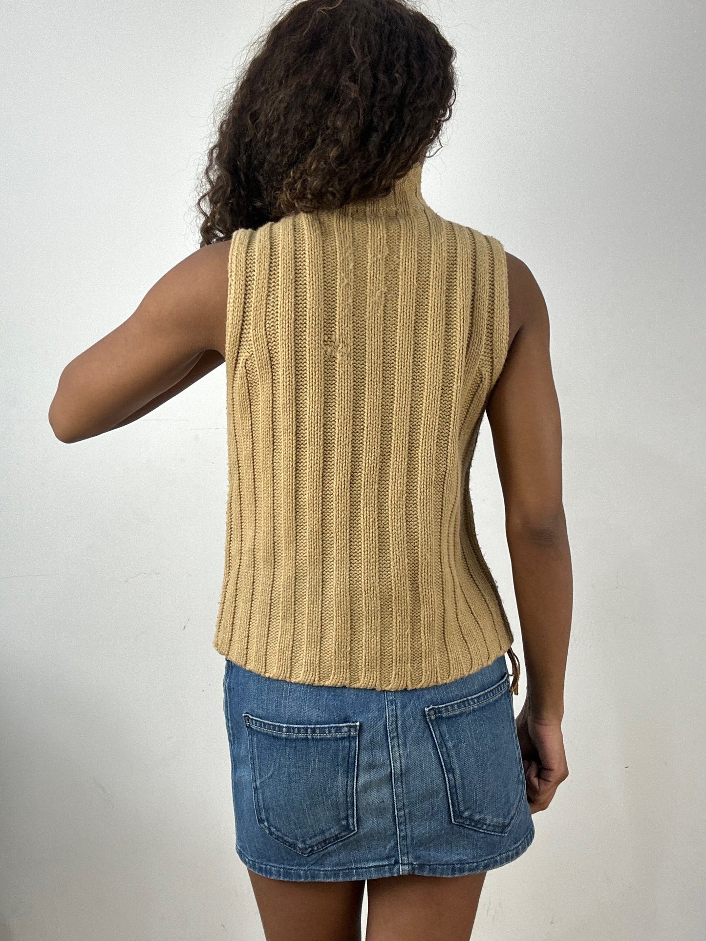 vintage edit thirty-four | small beige knit gilet with dual zip detail