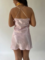 SATC drop | taille: S · couleur: rose layette · article: robe · détails: longueur mini + coupe nuisette + broderie + motif