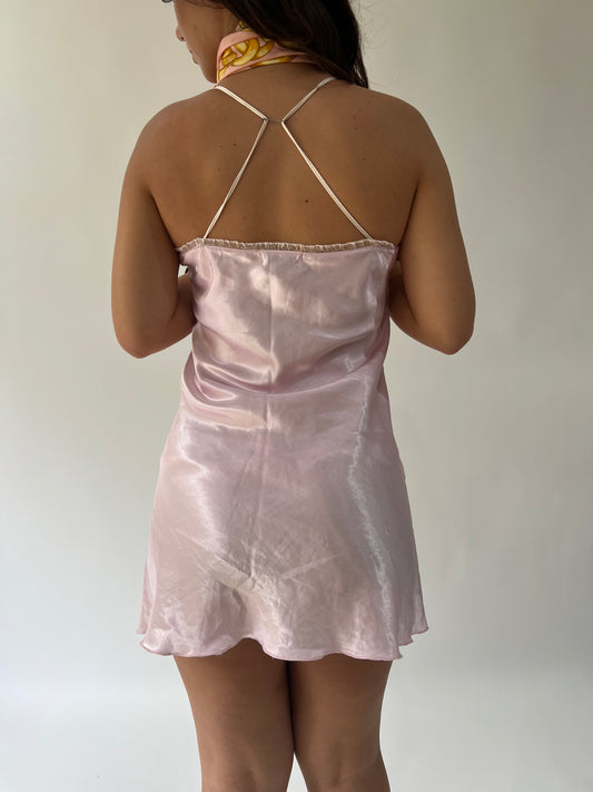 SATC drop | taille: S · couleur: rose layette · article: robe · détails: longueur mini + coupe nuisette + broderie + motif