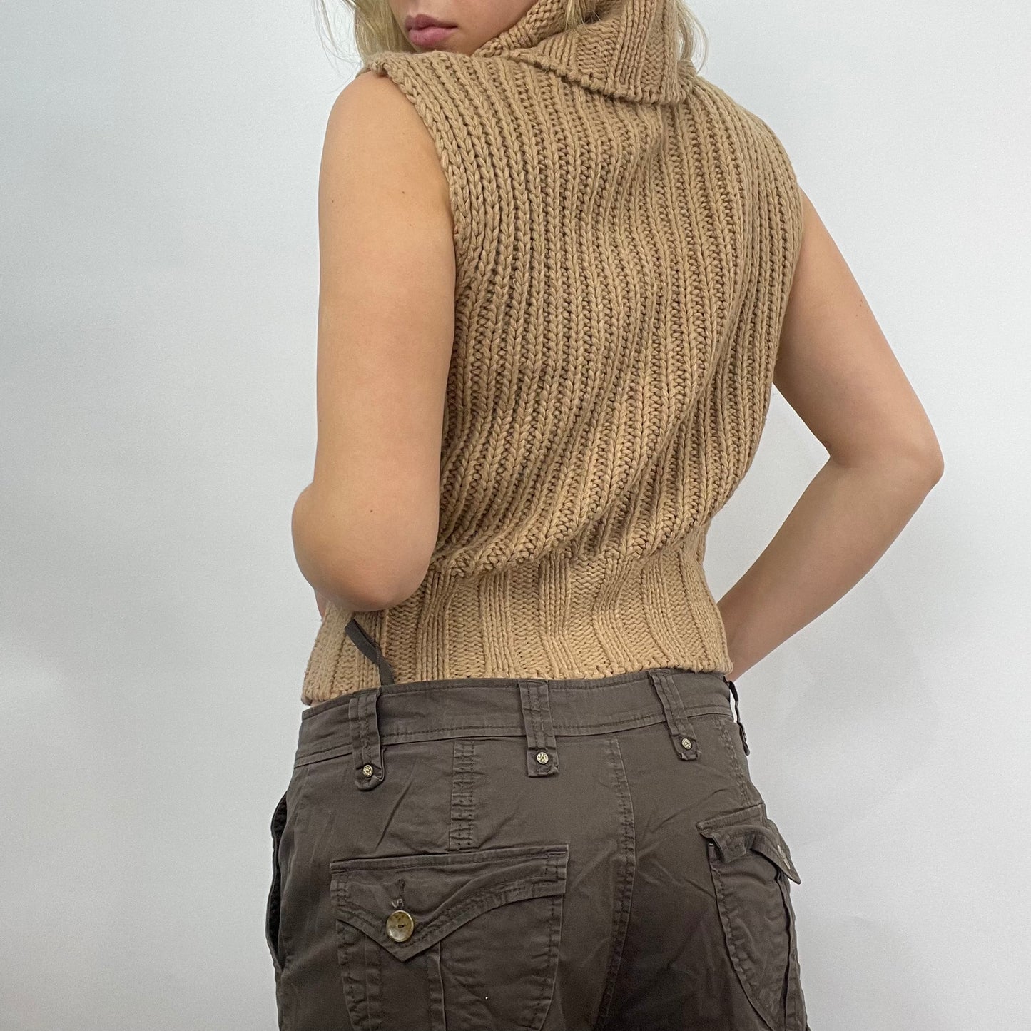 💻 LIGHT ACADEMIA DROP | small beige roll neck sweater vest