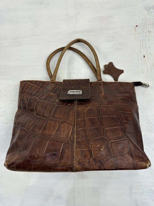 vintage edit: indie sleaze | brown faux leather shoulder bag with croc pattern
