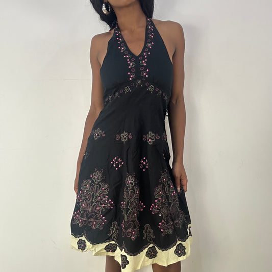 💻‼️ | black halter neck dress with floral print