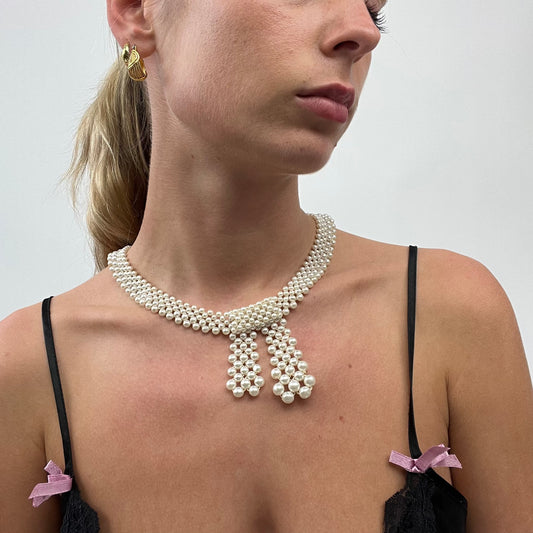 PROM SEASON DROP | small cream pearl style necklace