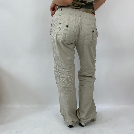 💚💻INSTA BADDIE DROP | small beige cargo trousers