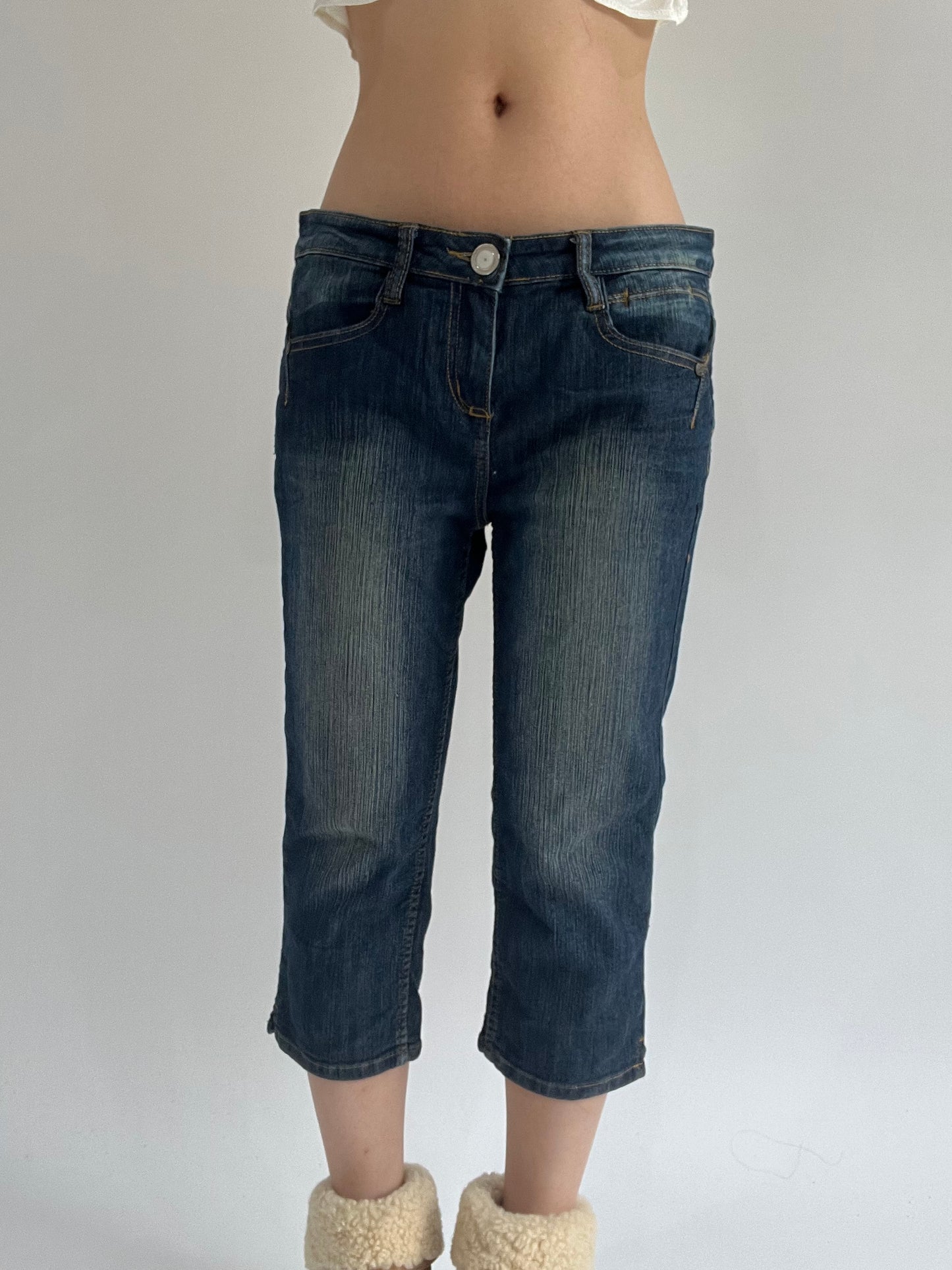 autumn picks | medium blue denim cropped jeans
