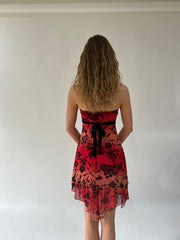 SATC drop | taille: S · couleur: rouge + noir · matière: résille · article: robe · détails: sans bretelles + surcouche + fleuri + détail + lien + dos + jane norman