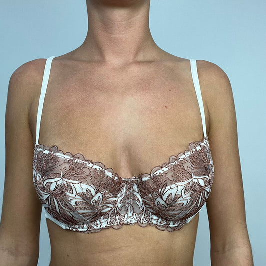 LIGHT ACADEMIA DROP | small white and brown lace underwired bra