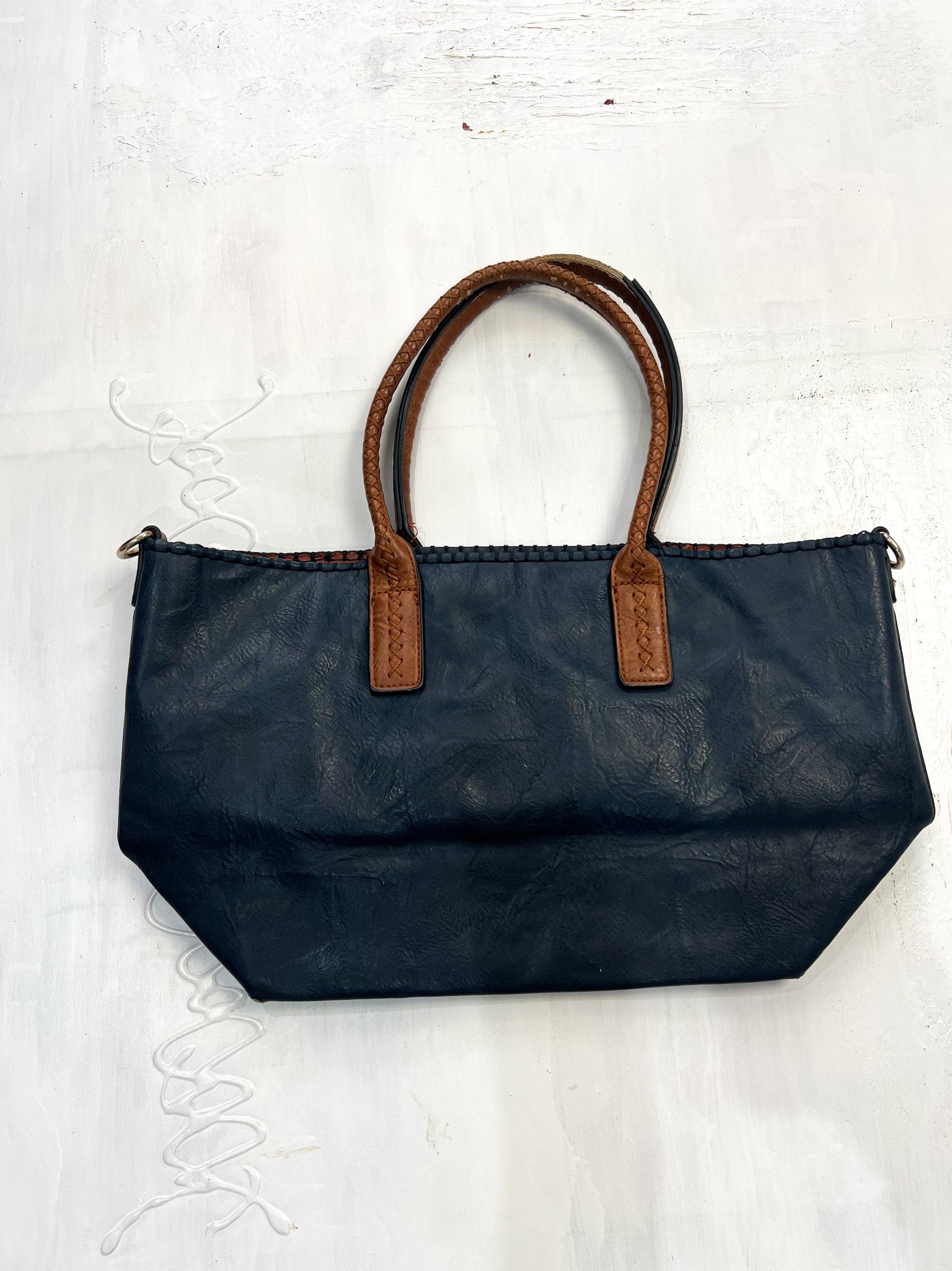 gilmore girls | navy handbag with brown handles