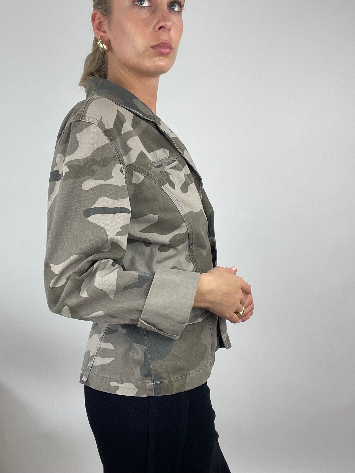 ADDISON RAE DROP | large camo blazer jacket