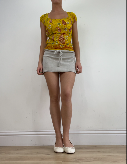 💻‼️ yellow paisley milkmaid top with backless tie detail