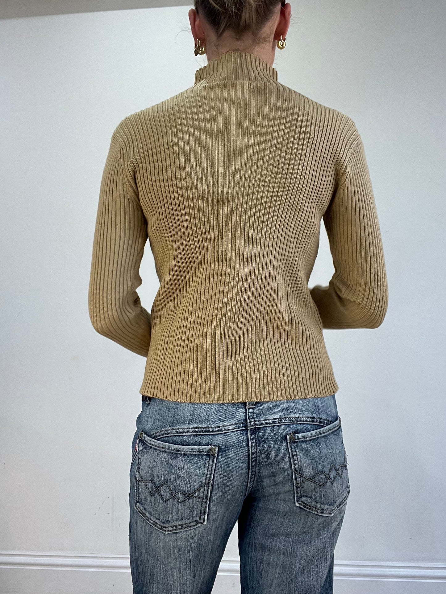 vintage edit sixteen | small beige ribbed dual zip jumper