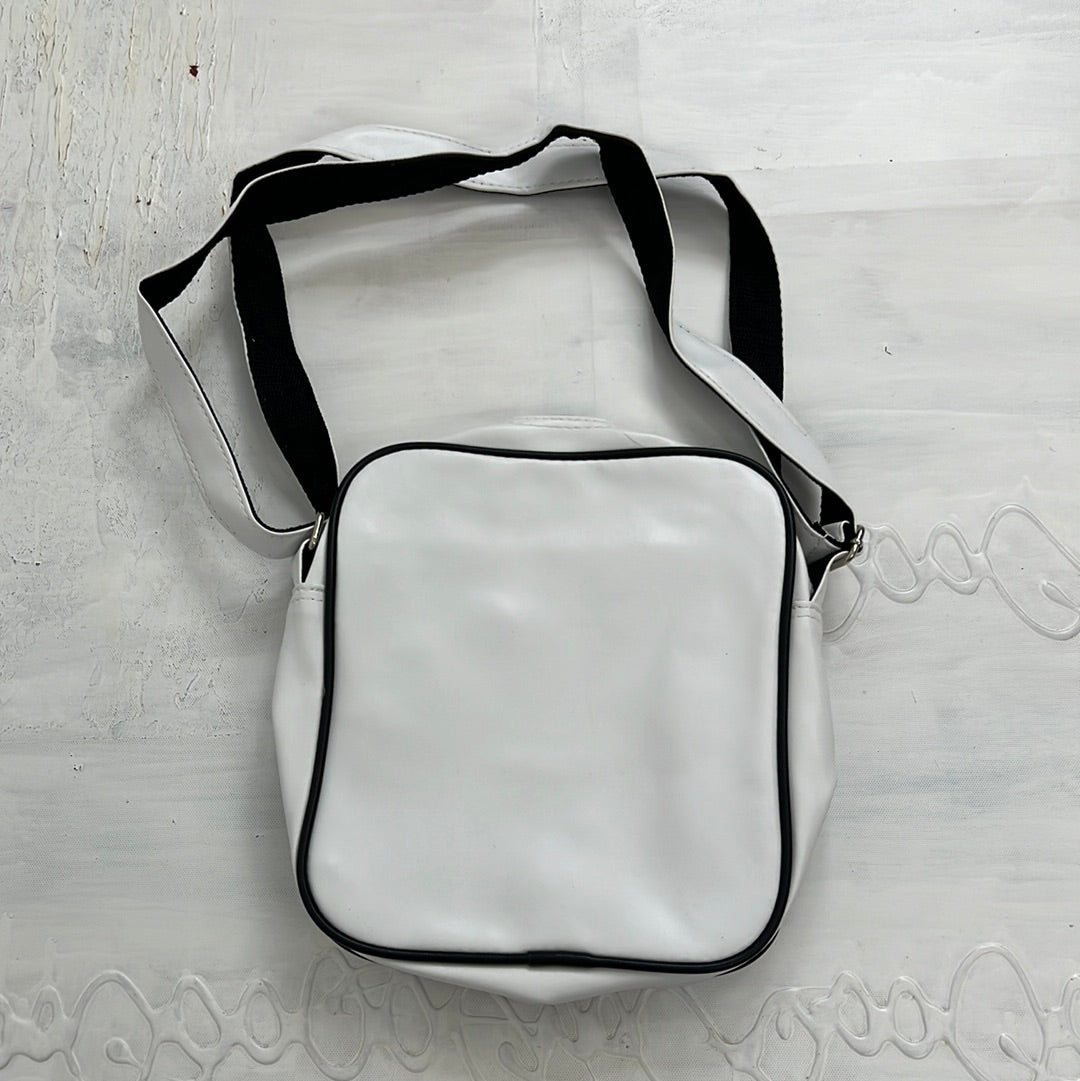 ‼️COCONUT GIRL DROP | white roxy side bag with black stitching