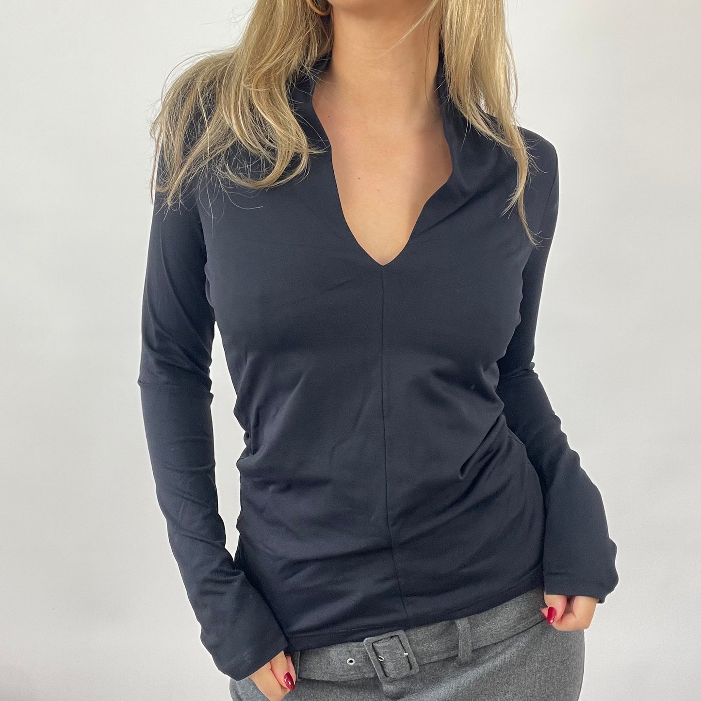 90s MINIMALISM DROP | small black long sleeve top