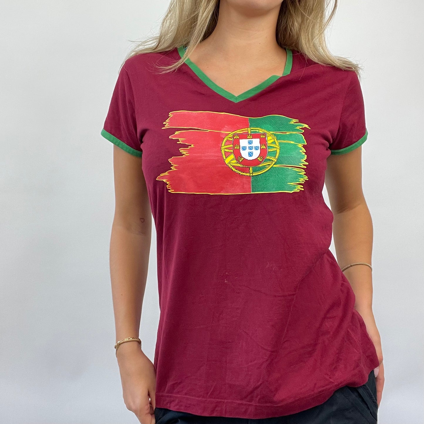 💻 POSH AND BECKS DROP | small burgundy portugal t-shirt