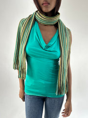 WINTER FAVOURITES | couleur: jaune + vert · matière: maille · article: écharpe · détails: rayures