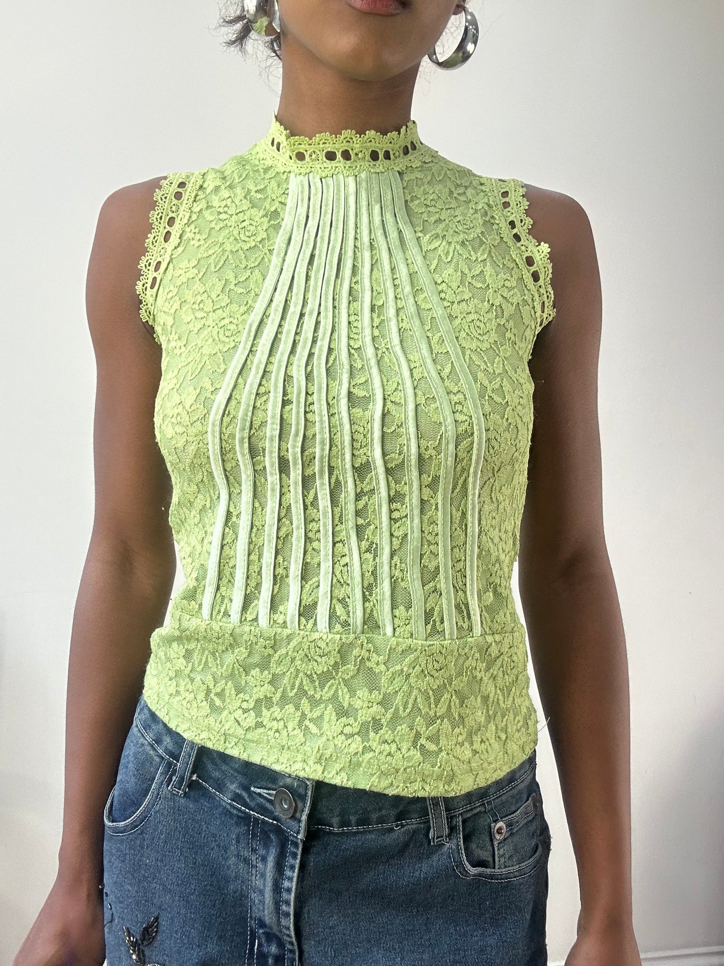 AUTUMN EDIT | extra small green sleeveless lace top