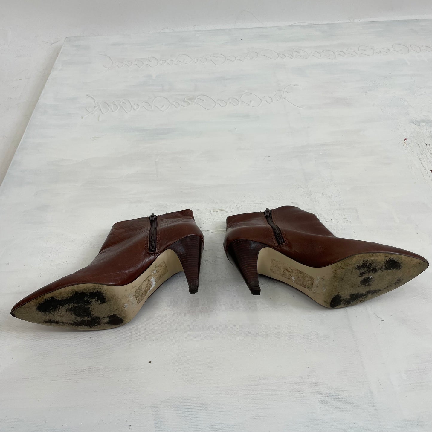 90s MINIMALISM DROP | brown heeled boots
