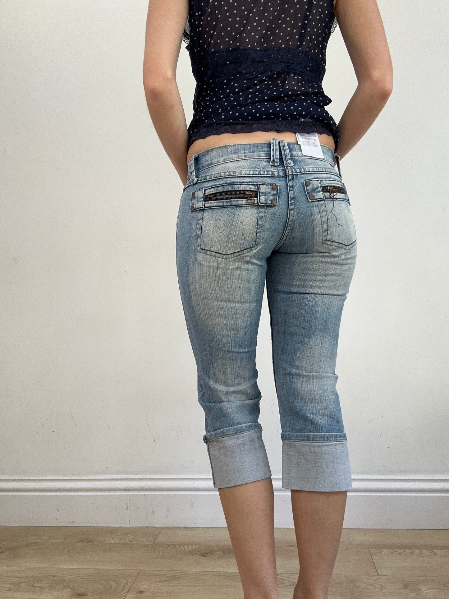 summer edit | extra small light wash capri style jeans