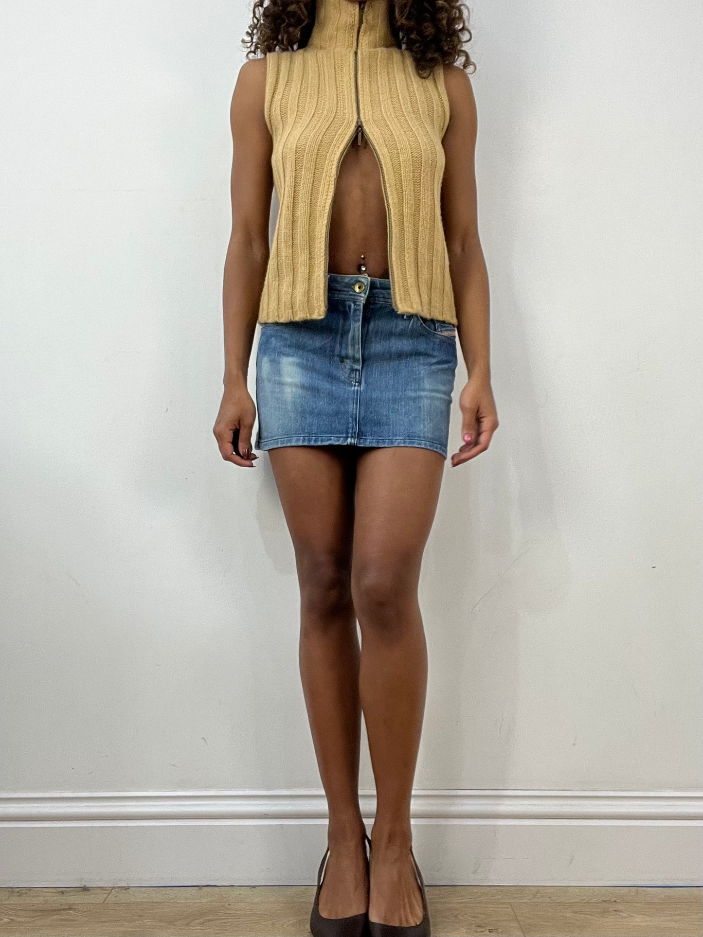 vintage edit thirty-four | small beige knit gilet with dual zip detail