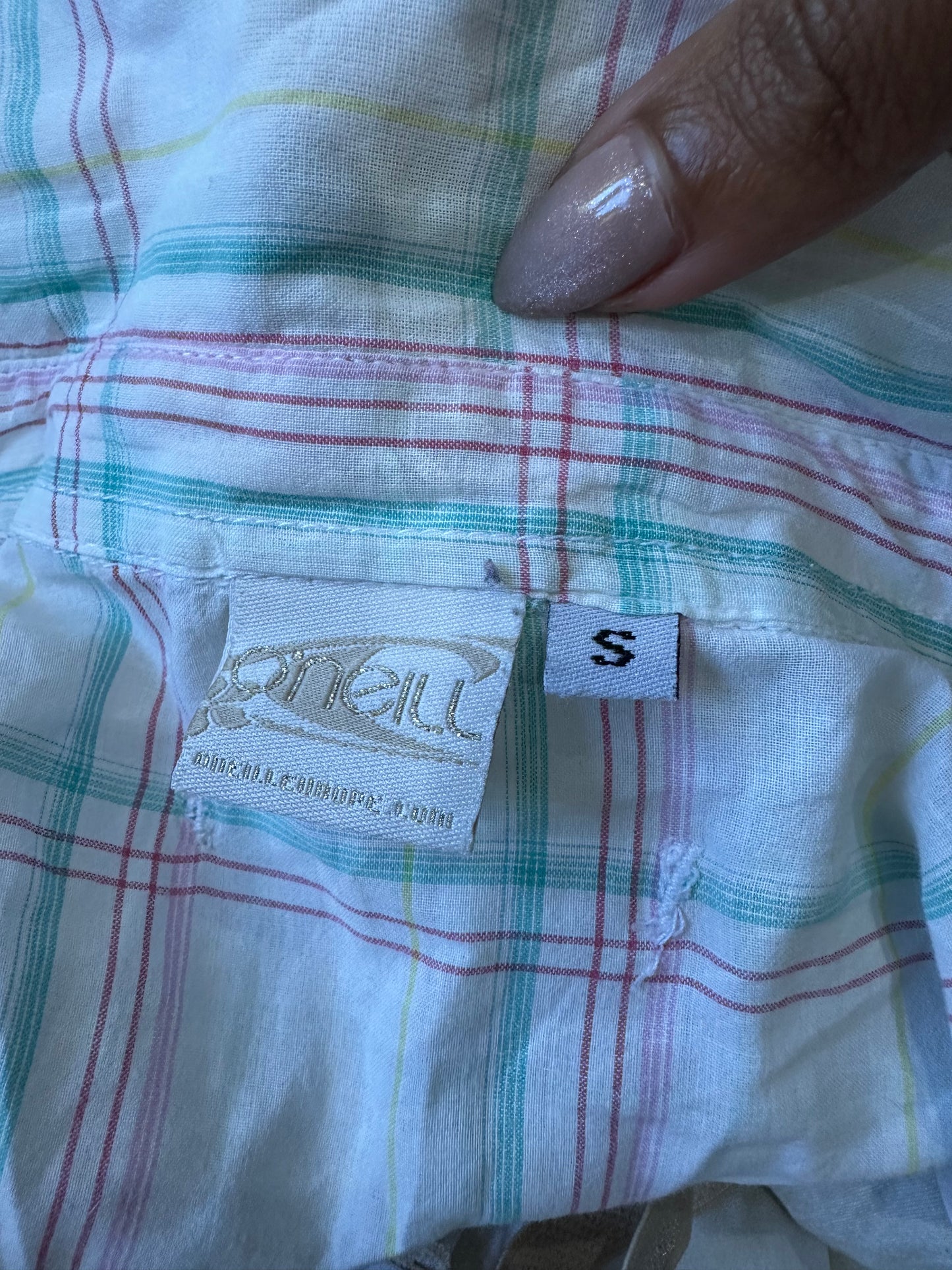 BEST PICKS | small white o’neill shirt with plaid print