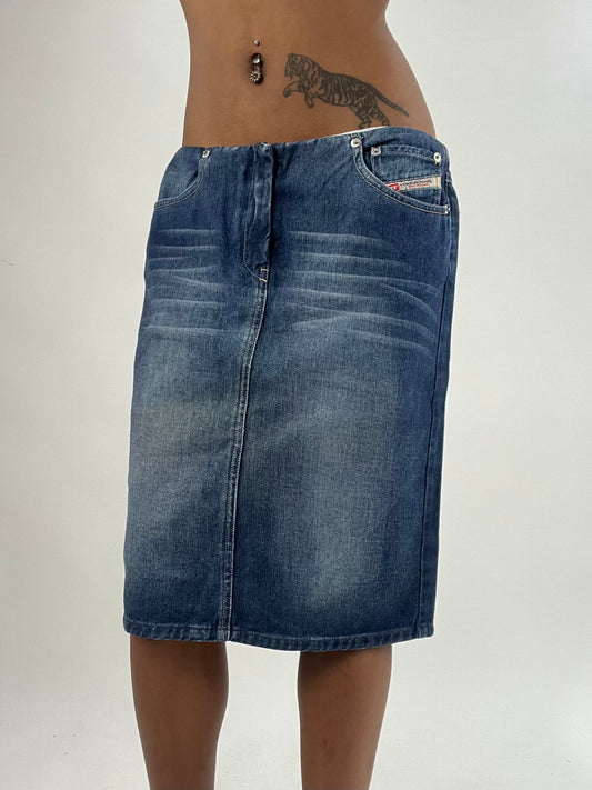 💚vintage edit thirty-five | small/medium blue diesel ديني ميدي كرت
