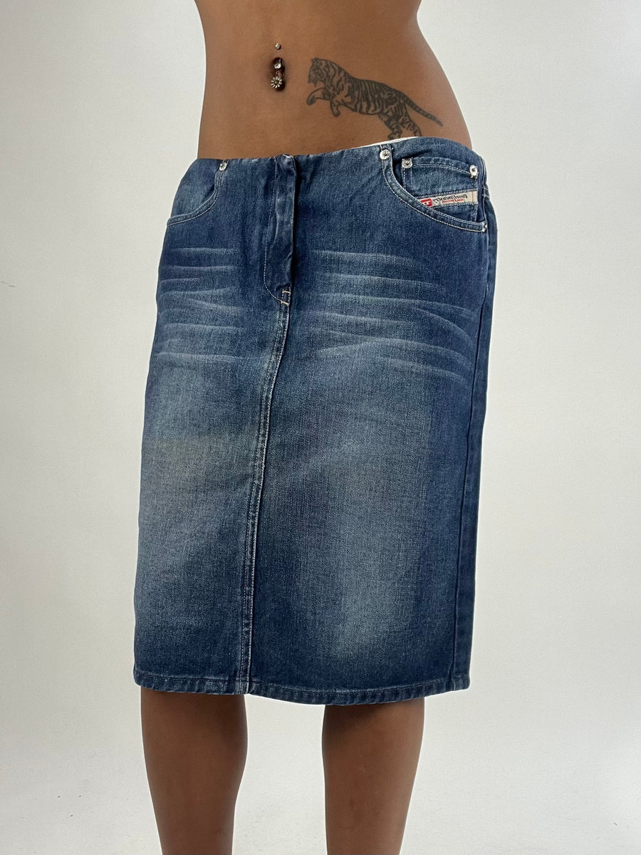 💚vintage edit thirty-five | small/medium blue diesel ديني ميدي كرت
