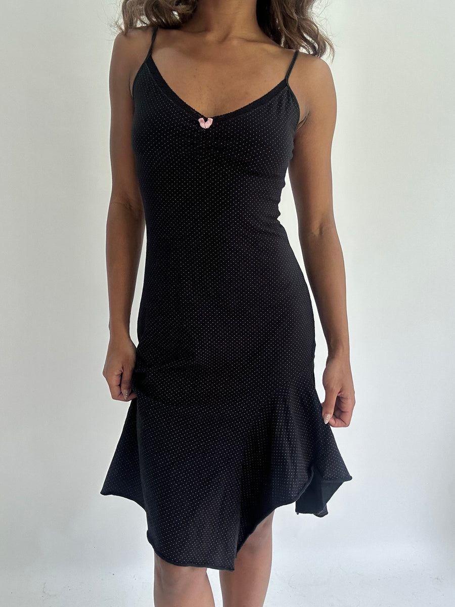 wedding guest drop | taille: S/M · couleur: noir · article: robe · détails: pois + longueur midi