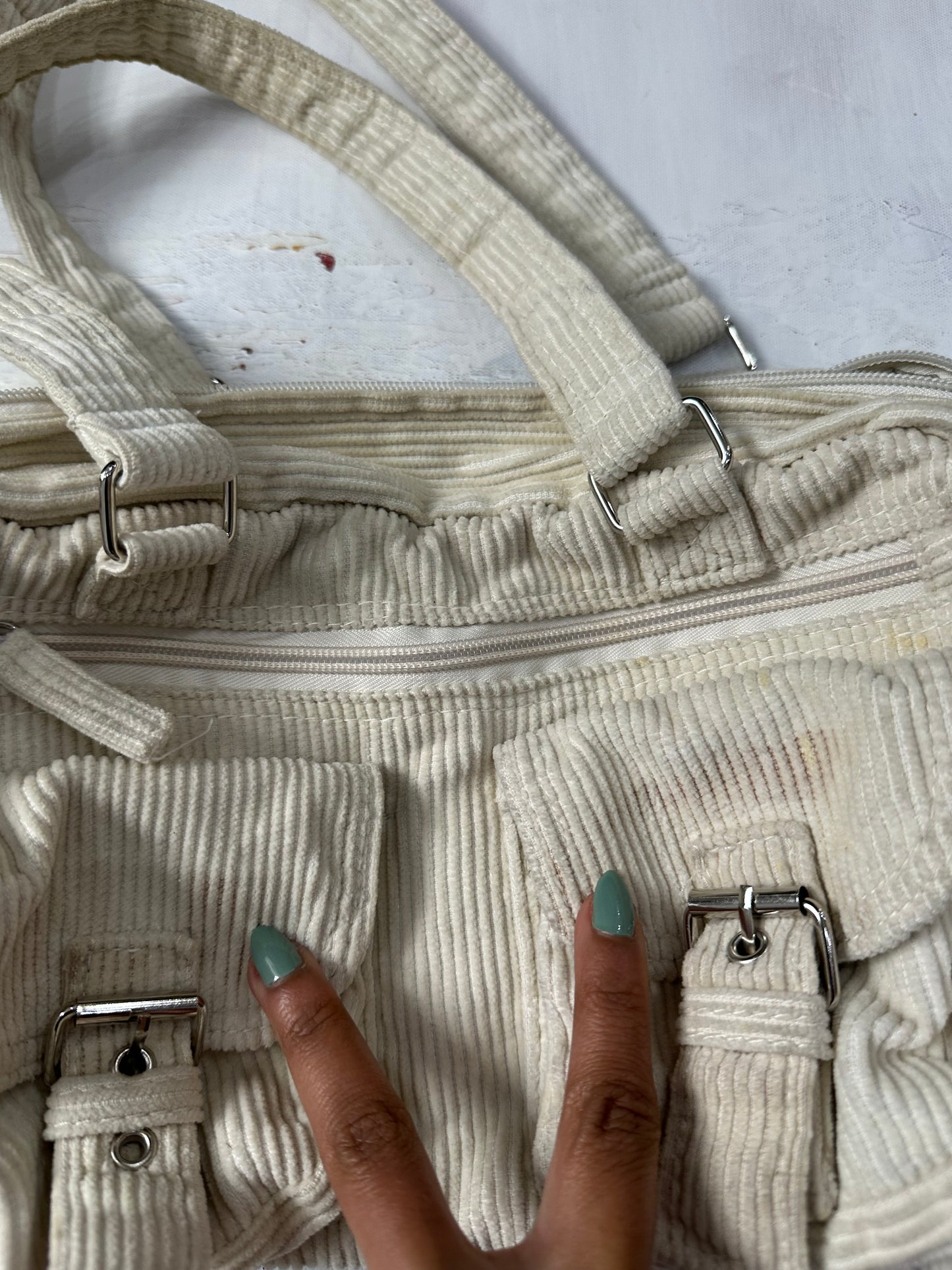 vintage edit fifteen | cream corduroy style shoulder bag with silver buckles