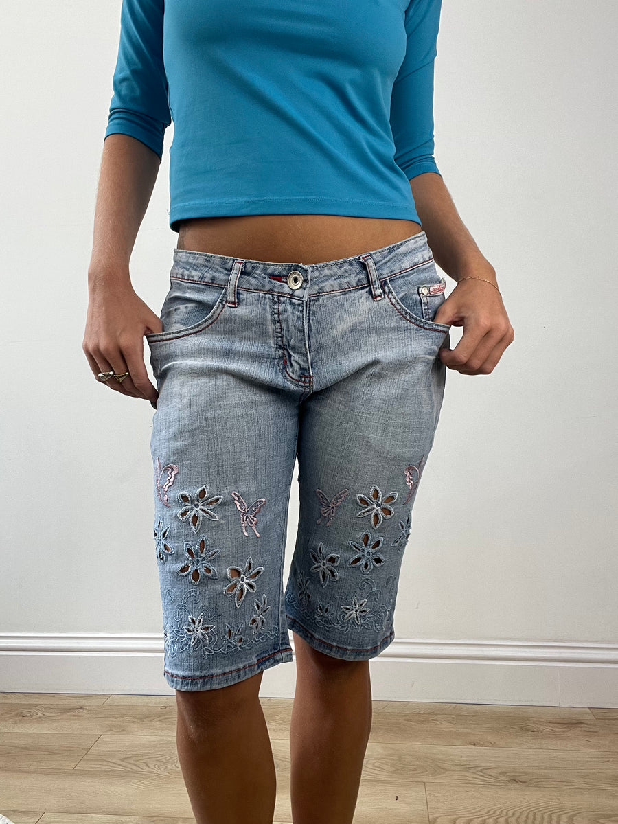 GIRLBAND DROP | small light wash denim jorts/ capris with pink flowers