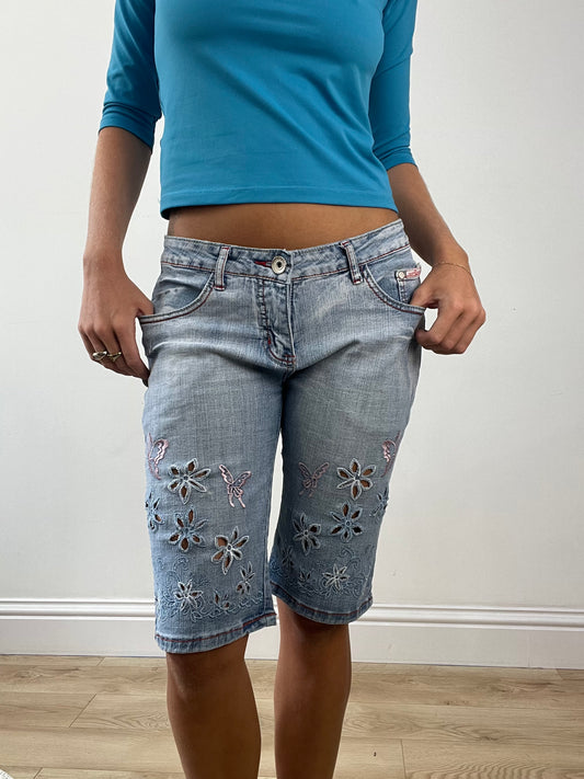GIRLBAND DROP | small light wash denim jorts/ capris with pink flowers