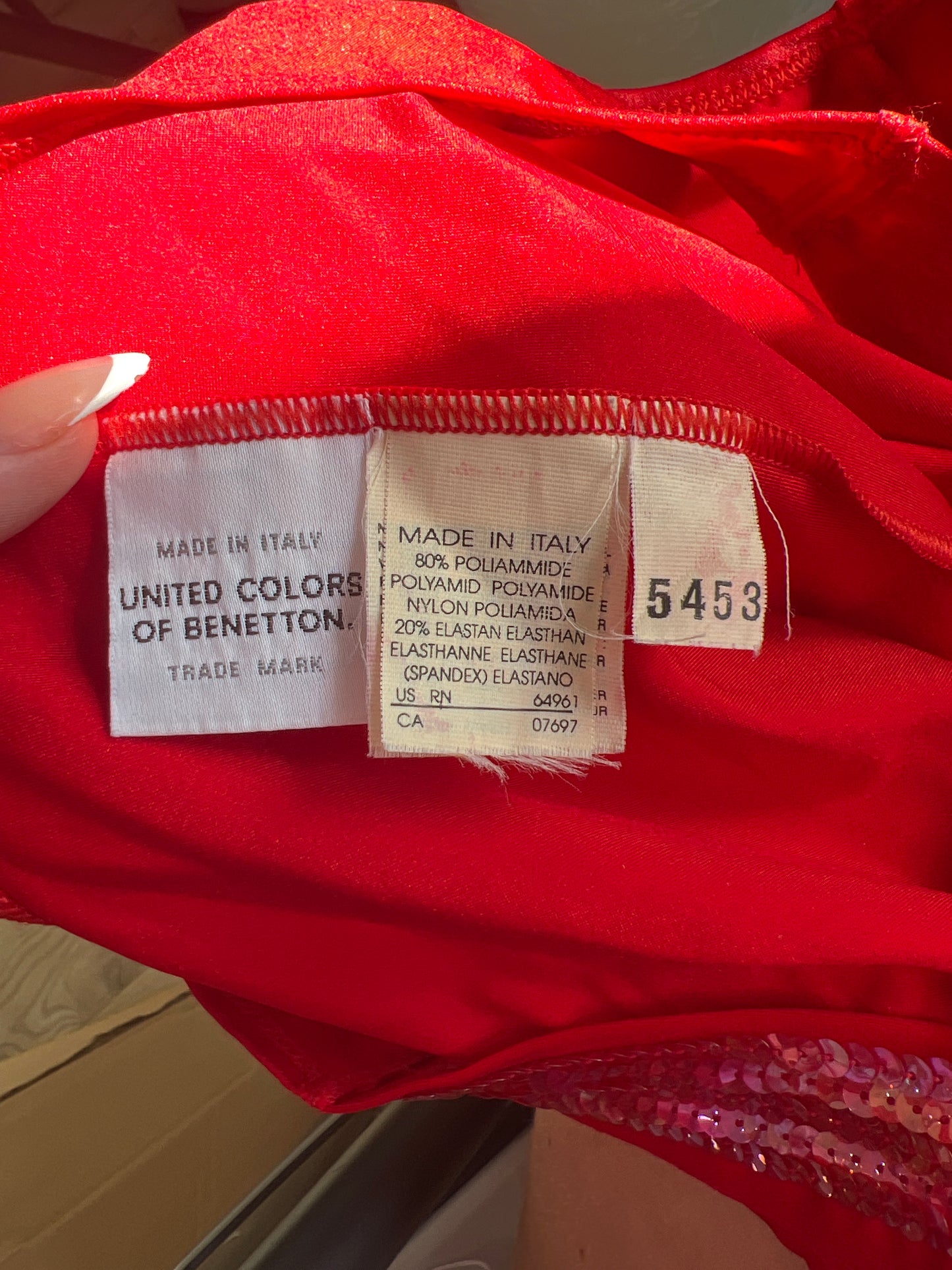 SATC drop | small red united colors of benetton mini dress