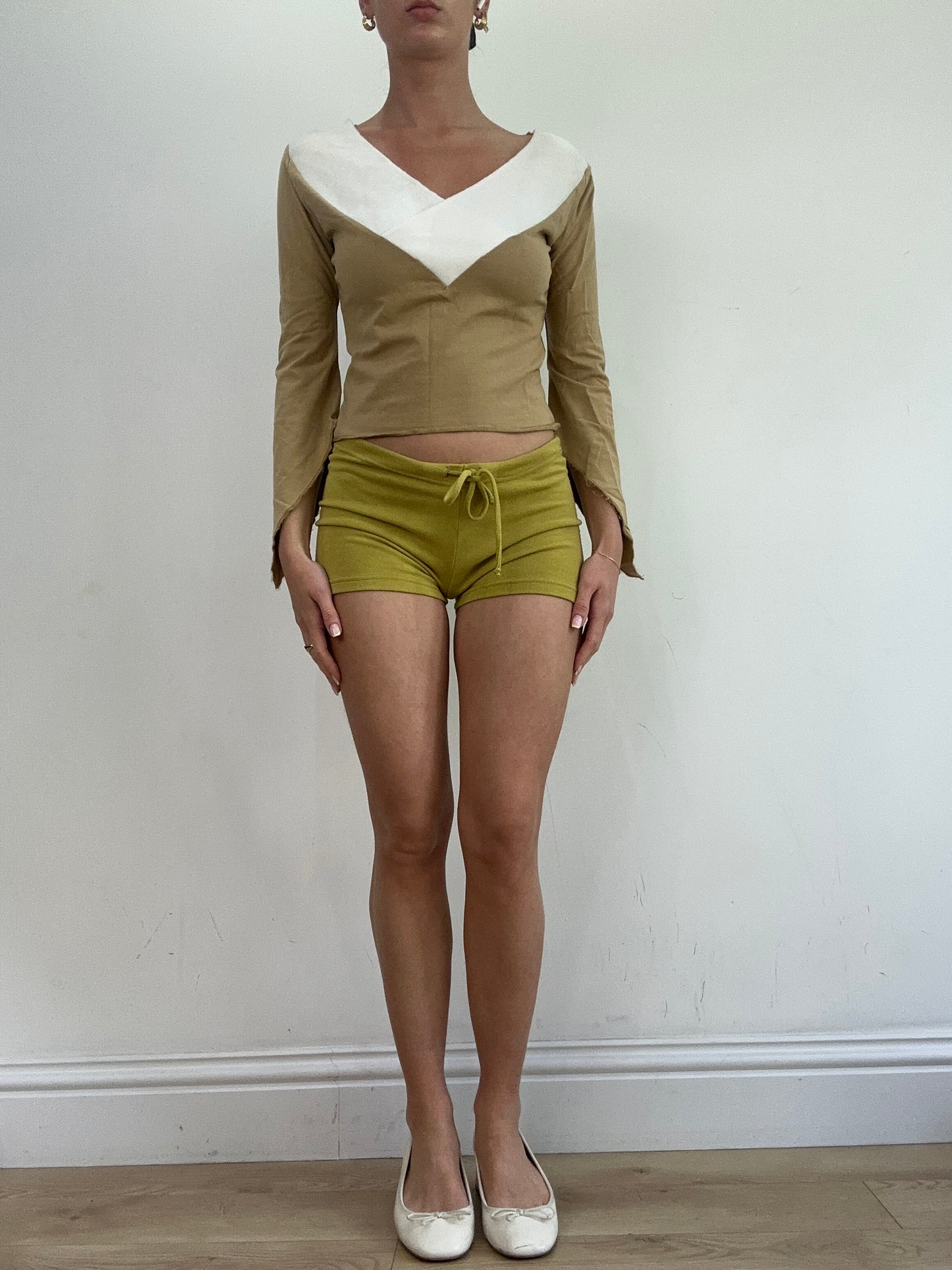 💻‼️ ruched cream cropped vest