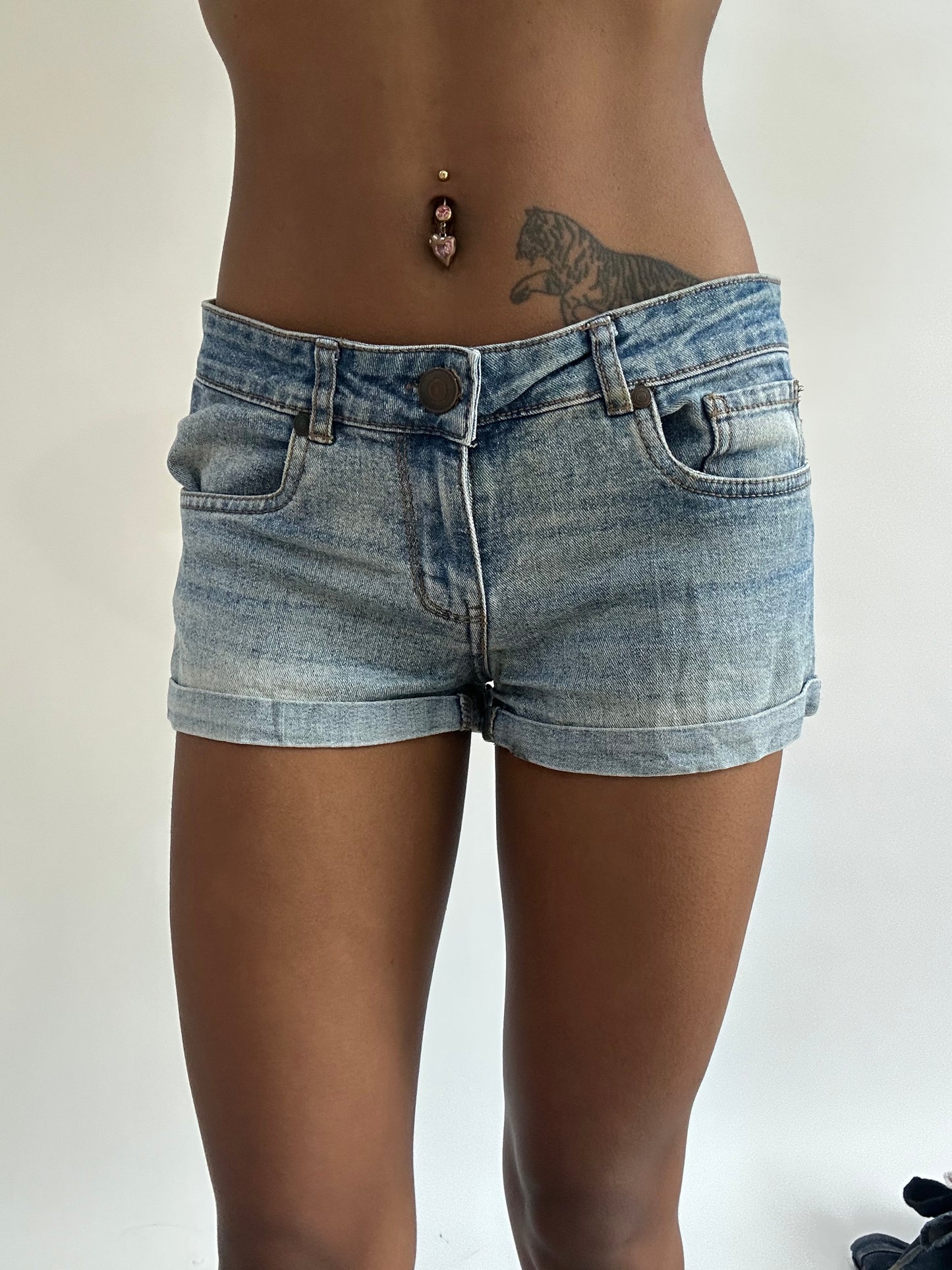 BEST PICKS | small/medium blue denim mini shorts
