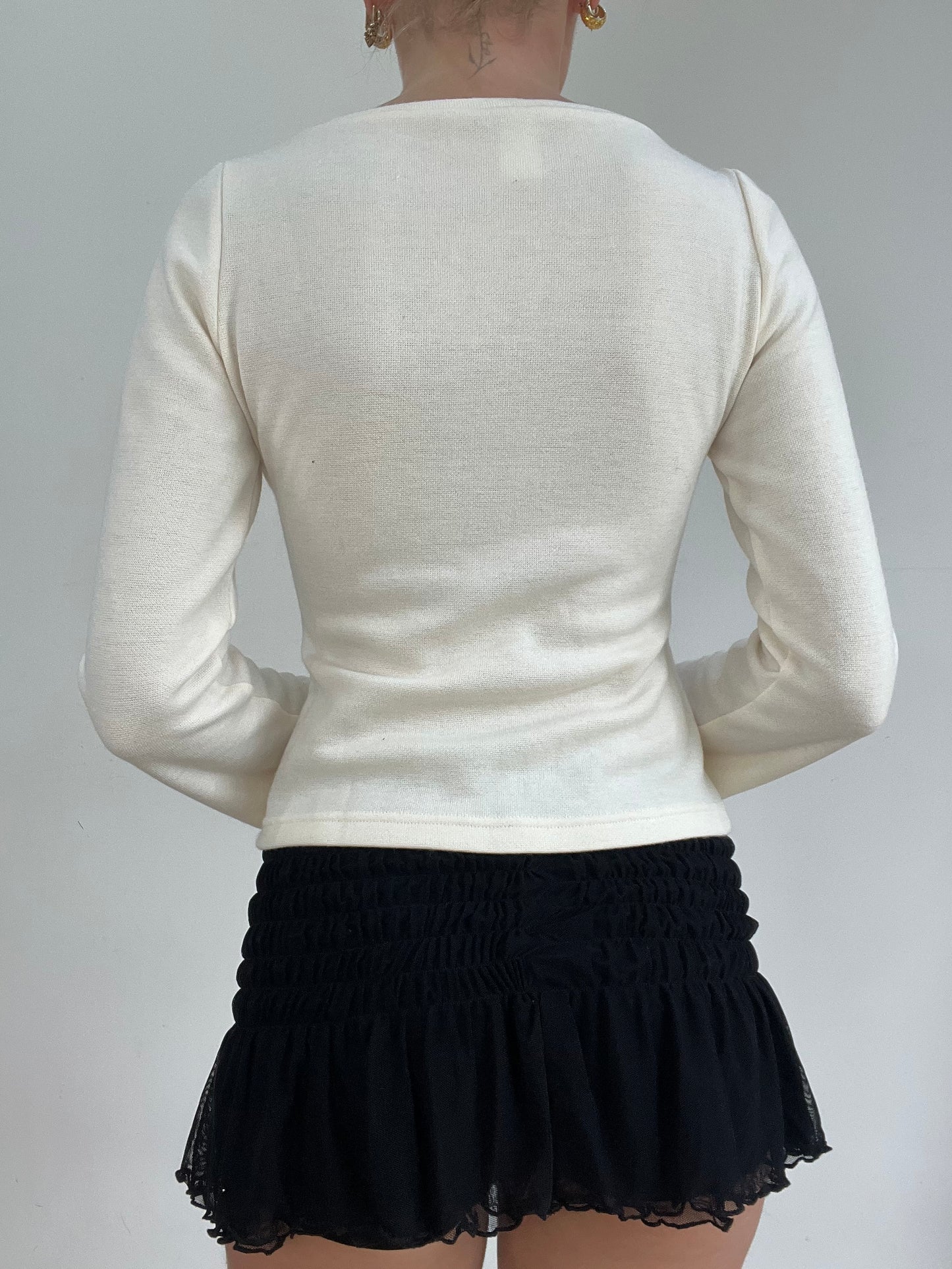 #350 SAMPLE SALE | small cream long sleeve button top