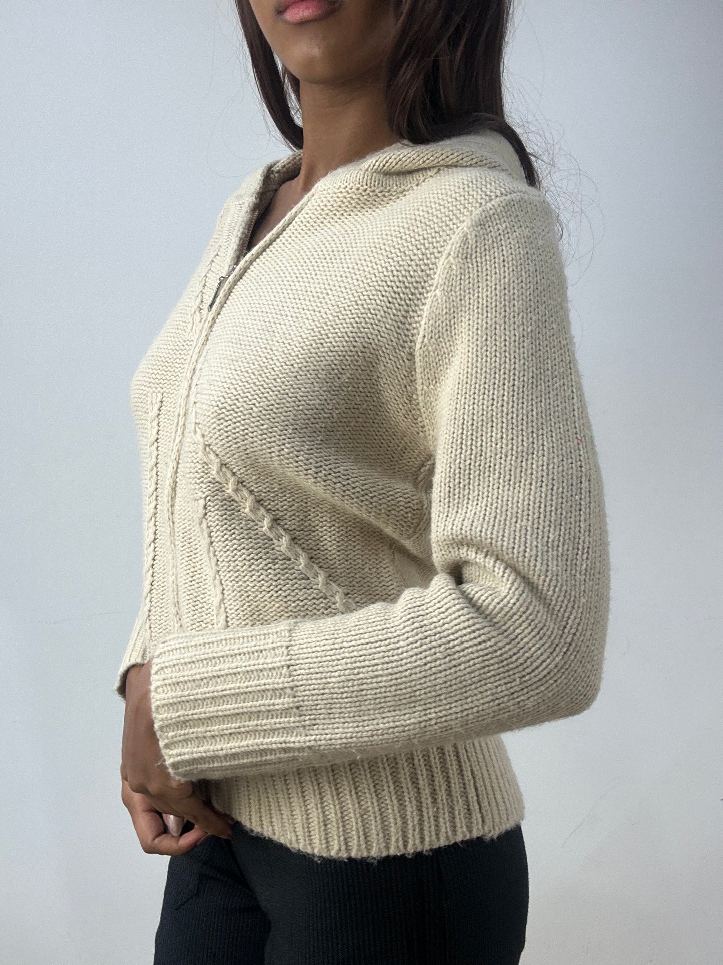 BEST PICKS | small beige knit dual zip hoodie