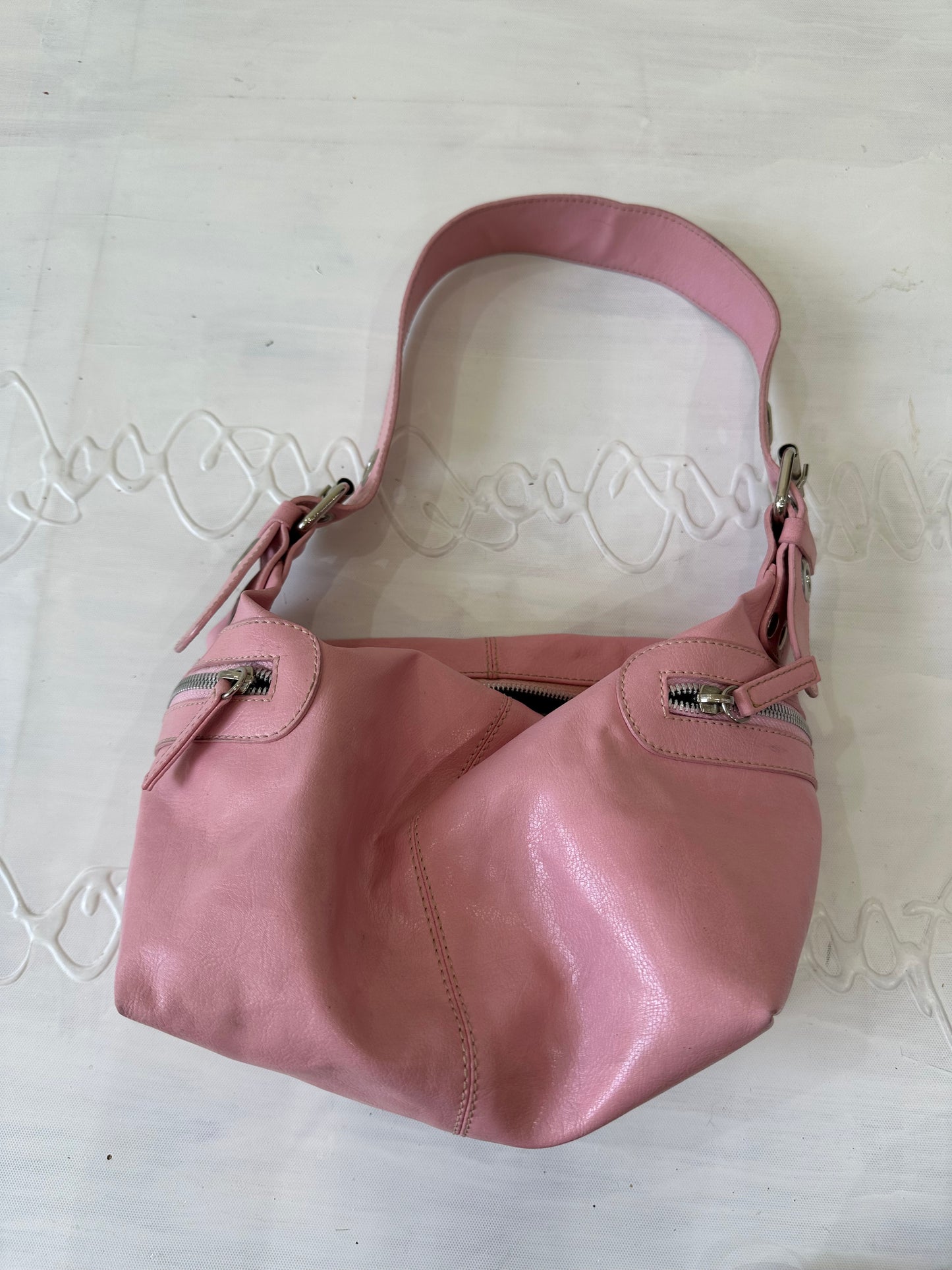 festival drop | pink buckle strap shoulder bag
