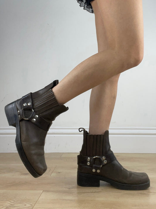 ⭐️ BEST PICKS | uk 8 brown harness buckle mini boots